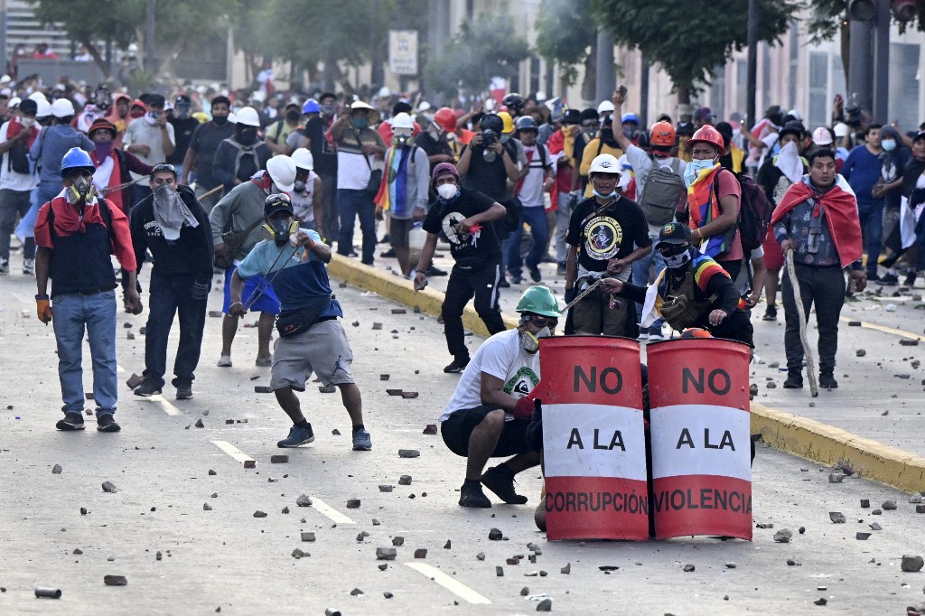 El poder político en Perú ensimismado, incapaz de resolver sus problemas