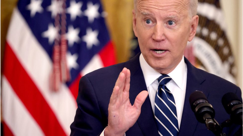 Biden pidió apoyo total del FBI a Monterey Park tras el tiroteo masivo que dejó al menos diez fallecidos