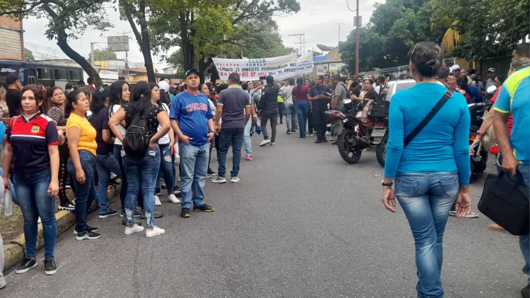 Docentes de Barinas se cansaron de la “pelazón” y salieron a las calles este #9Ene