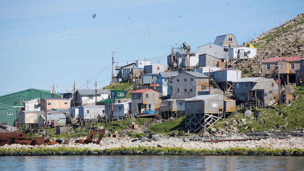 Little Diomede: La remota ciudad de EEUU que alberga 77 personas y está a solo tres kilómetros de Rusia