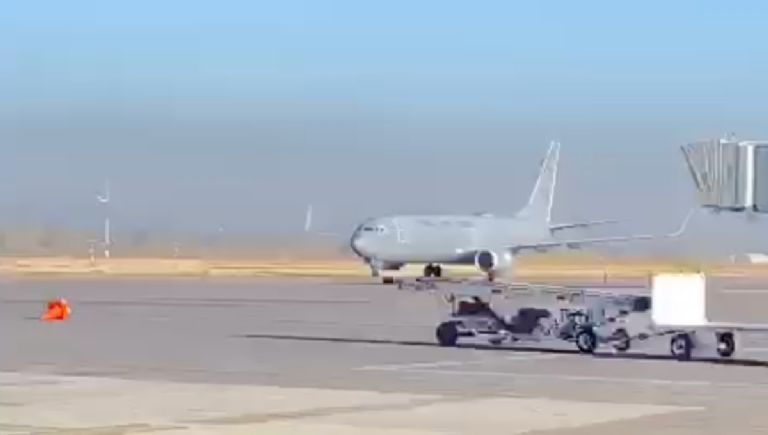 Culiacán, zona de terror: Escalofriante VIDEO de disparos contra avión militar tras recaptura de hijo de “El Chapo”