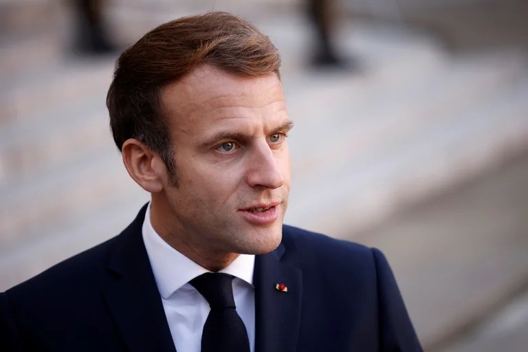 Macron carga contra Hamás tras la publicación de un video con una rehén franco-israelí