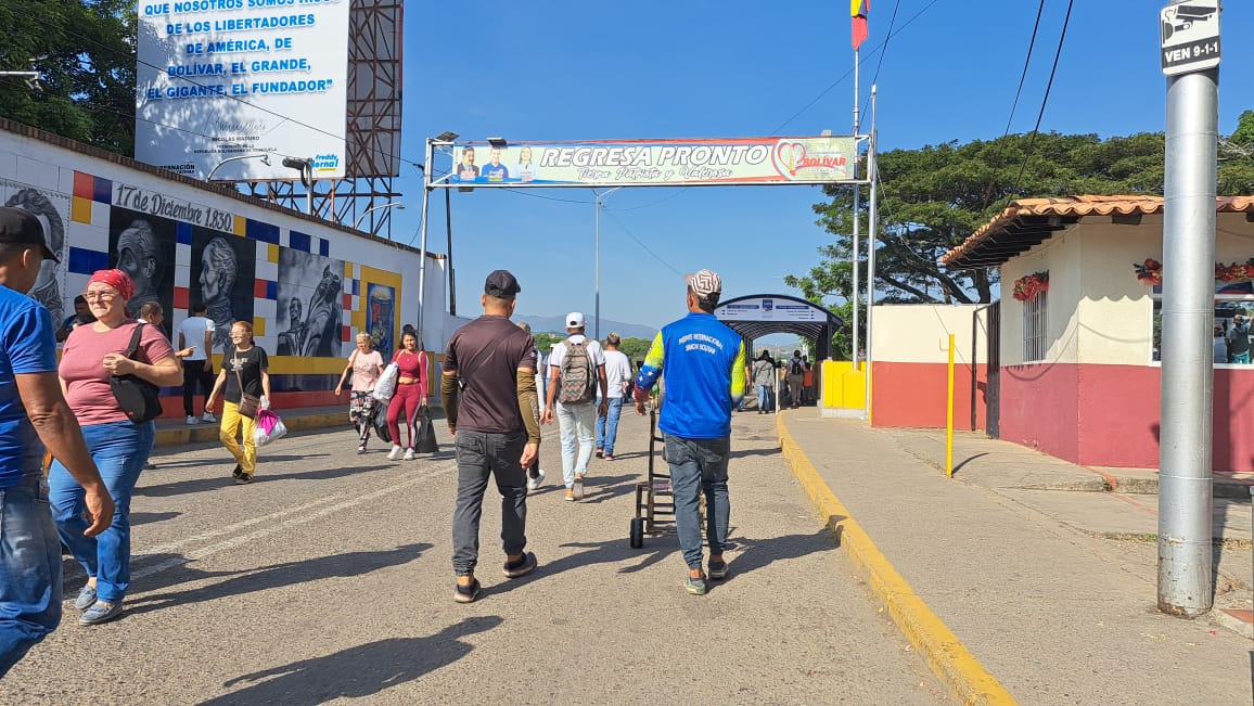 Apertura vehicular en la frontera colombo-venezolana ha sido “pura bulla”