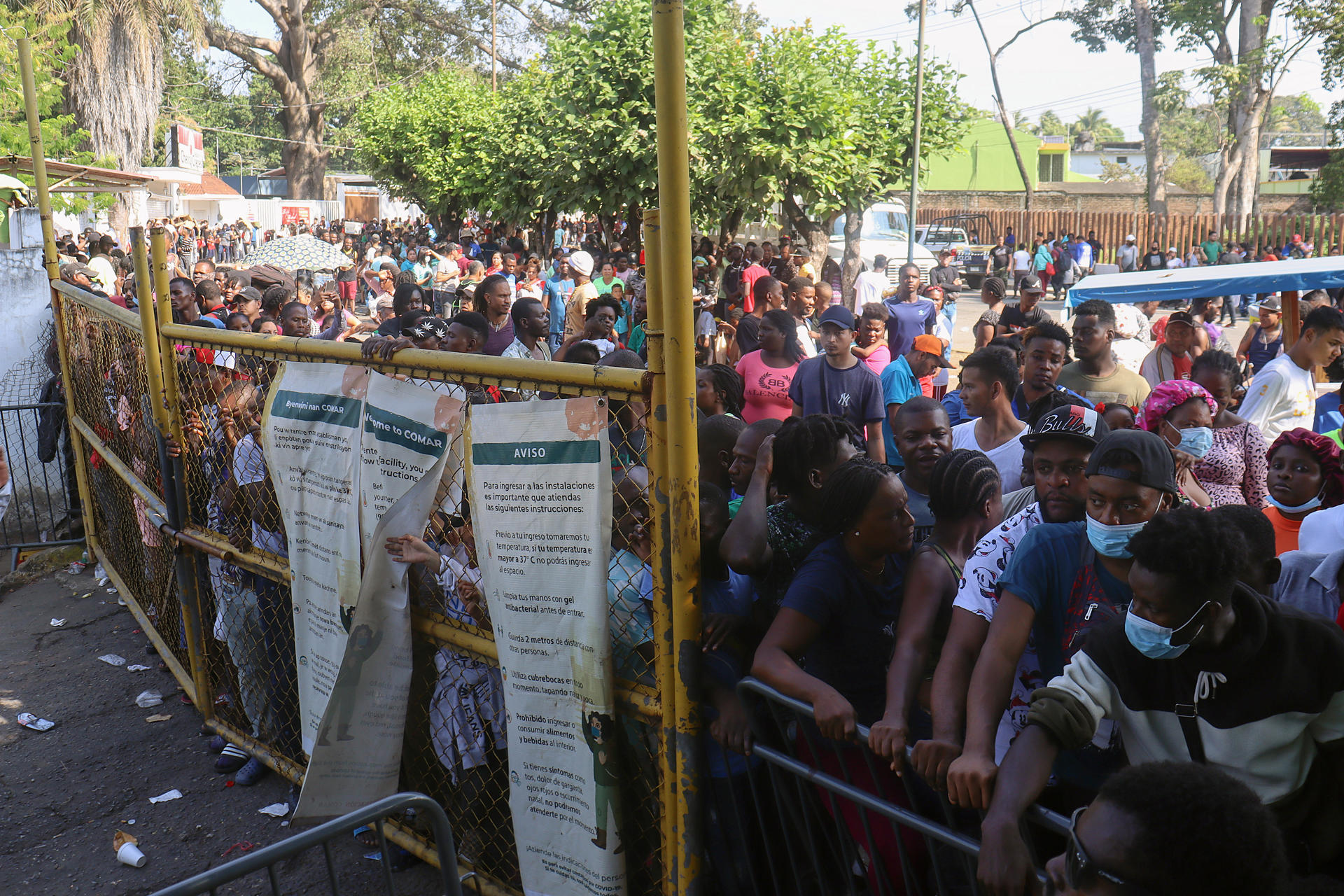 Ciudadanos exigen reubicación de oficinas en migración en el sur de México