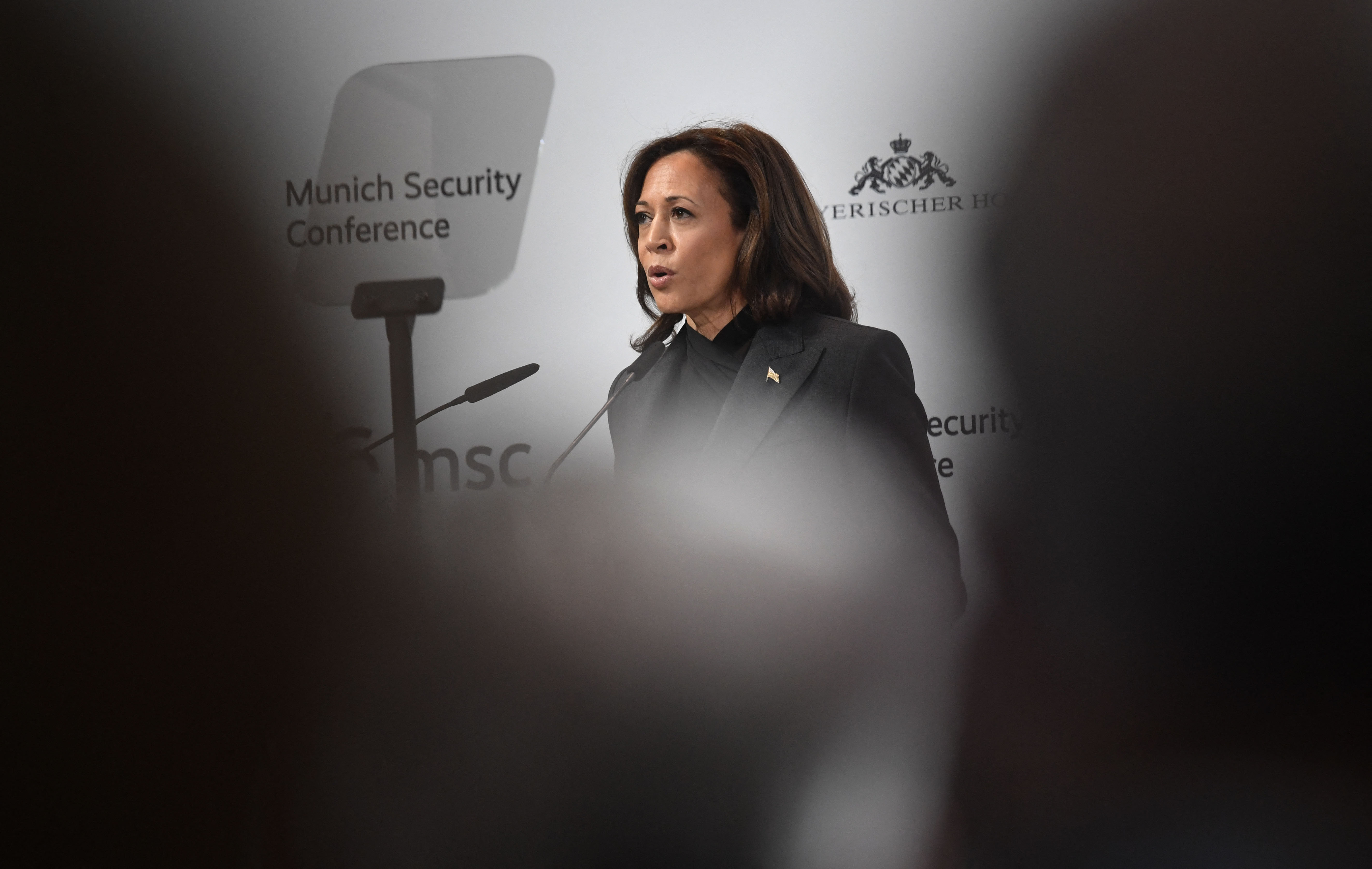 Kamala Harris dice que Rusia ha cometido “crímenes contra la humanidad” en Ucrania