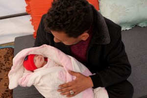 Una familia siria acogió a la bebé que nació bajo los escombros del terremoto