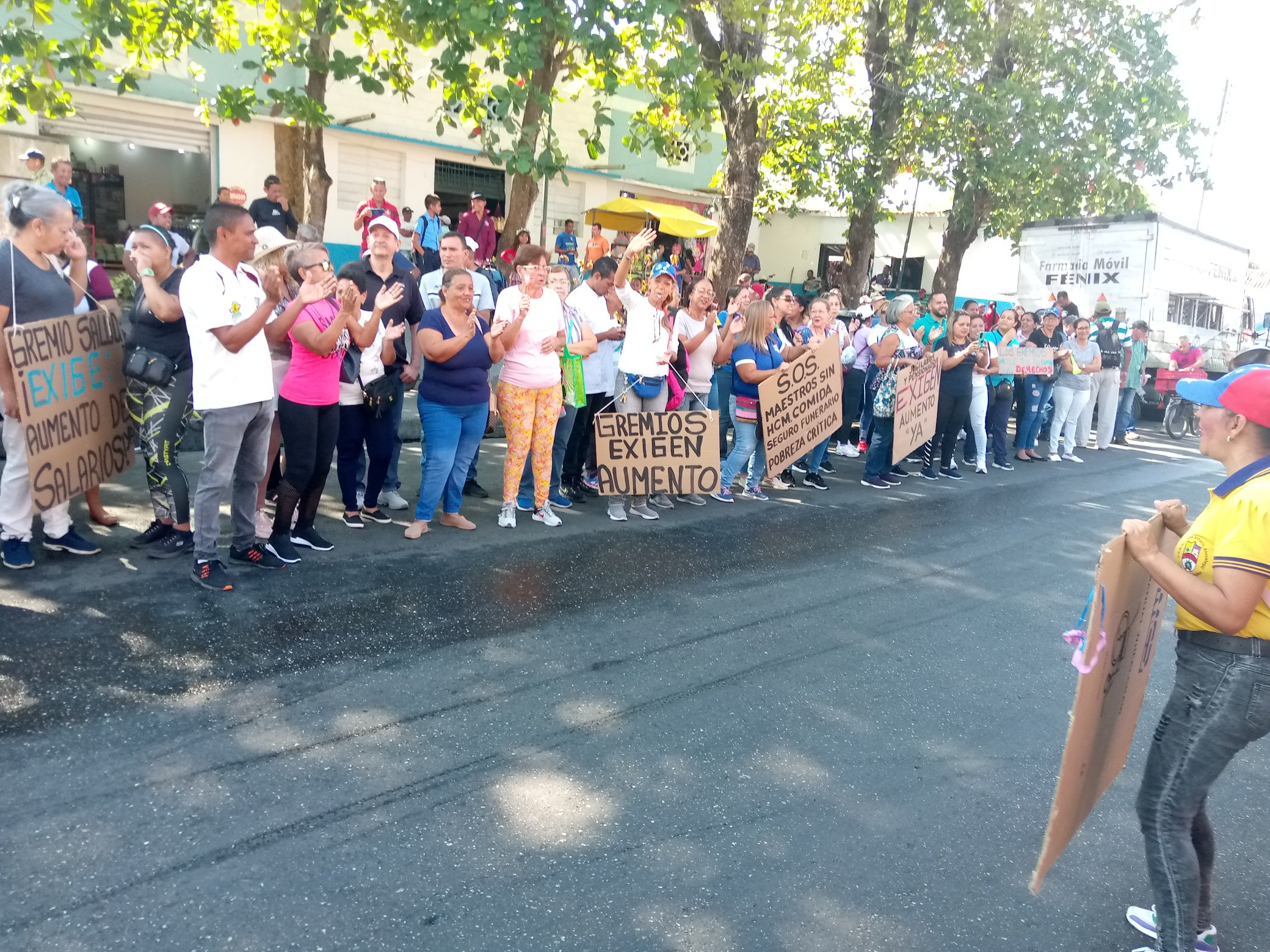 Empleados públicos tomaron las calles de Cojedes exigiendo salarios dignos este #27Feb (FOTOS)