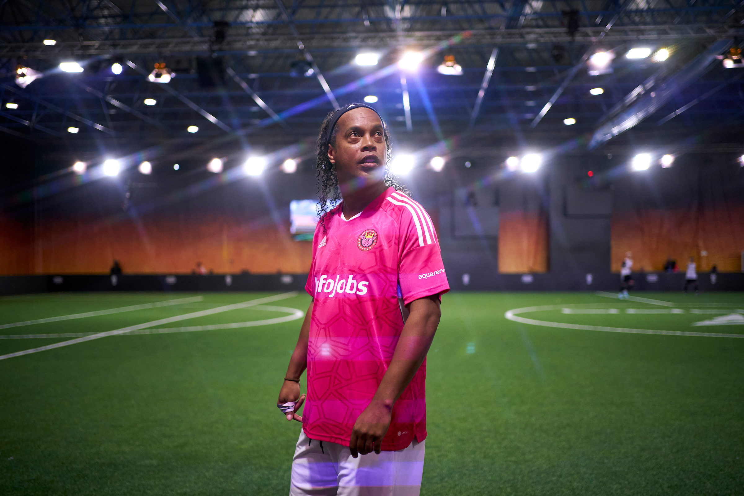 Ronaldinho debuta en la Kings League de Piqué y bate récord de TikTok