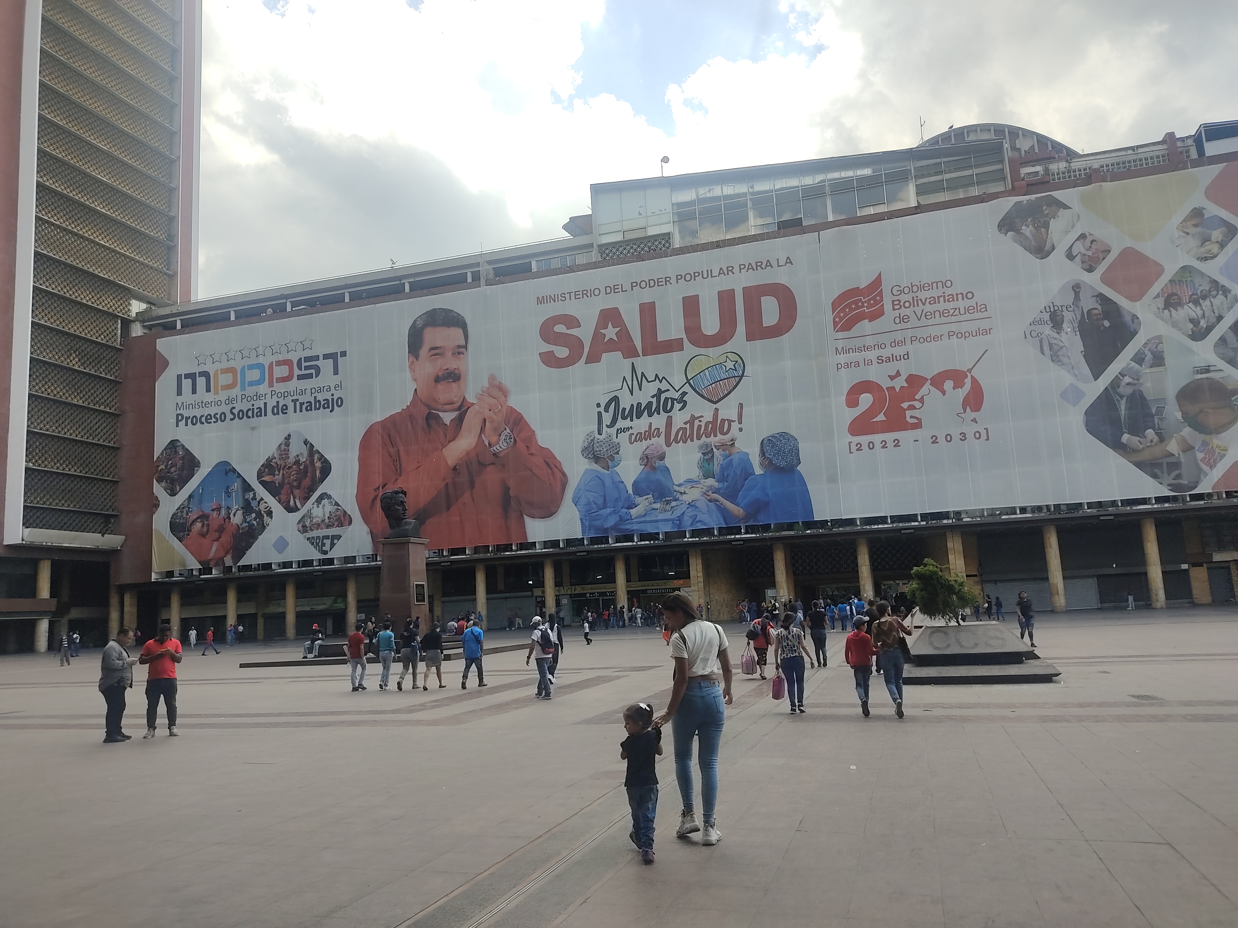 Refuerzan el culto al régimen de Maduro en el Centro Simón Bolívar