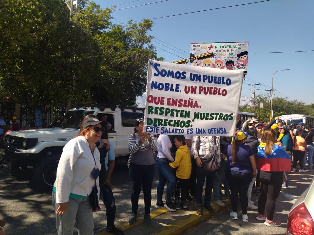 Intergremial Sindical realizó un grafitazo exigiendo salarios justos en Mérida (VIDEO)