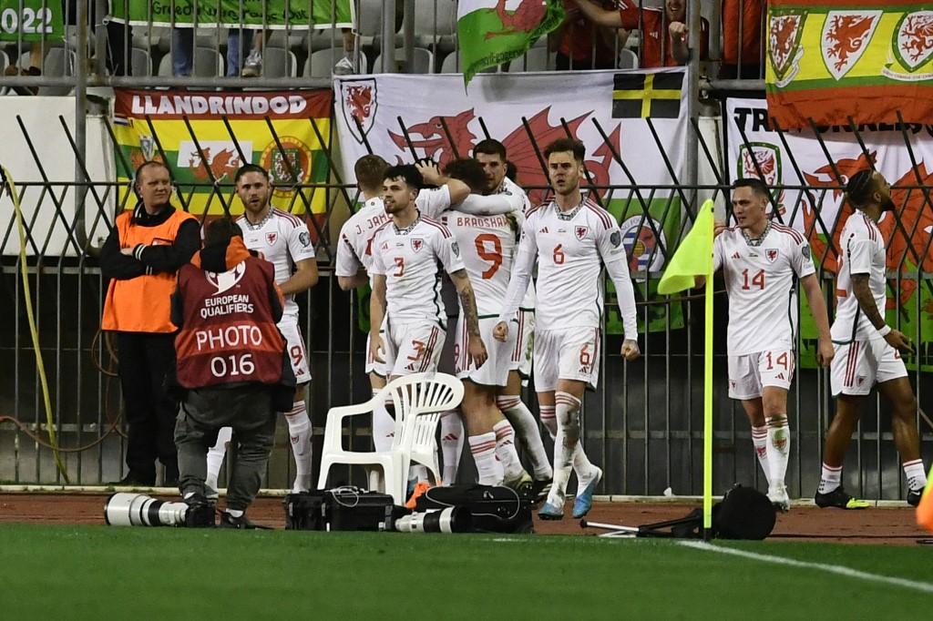 Nathan Broadhead amargó el estreno de Croacia rumbo a la Eurocopa