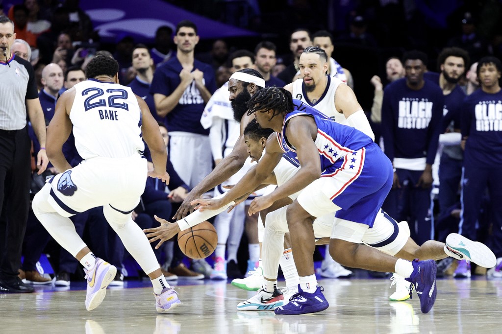 Acusaron a estrella de NBA de golpear y amenazar con un arma a adolescente de 17 años