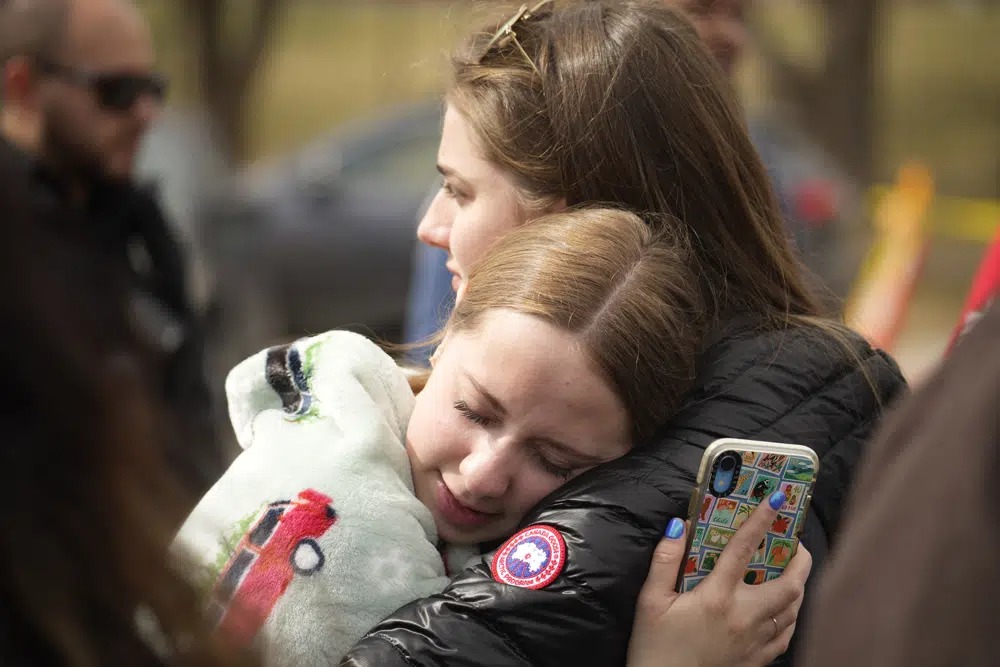 Sospechoso de causar tiroteo en secundaria fue hallado muerto en un bosque de Colorado