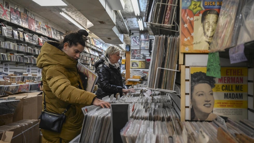 Nostalgia, sonido, arte: los discos de vinilo renacen en EEUU