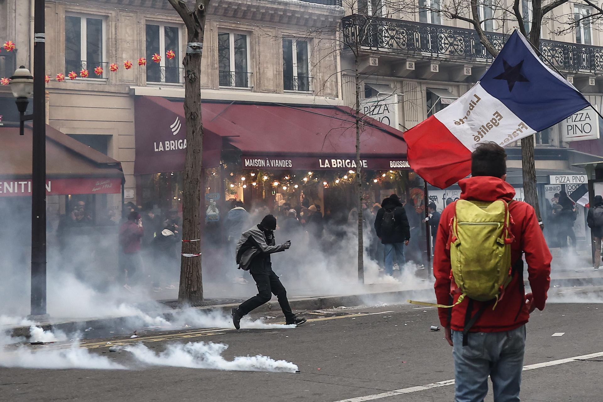 Detenidas 457 personas en los disturbios en Francia con 441 agentes heridos