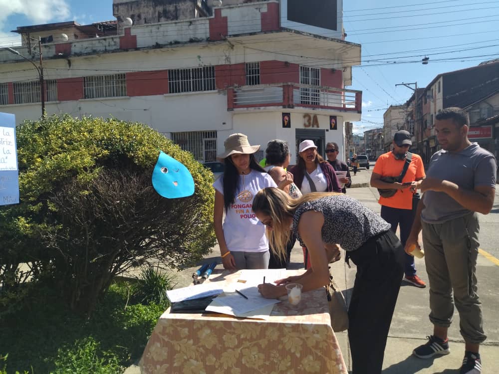 Merideños se quejan por el elevado costo del agua potable y la mala calidad del servicio