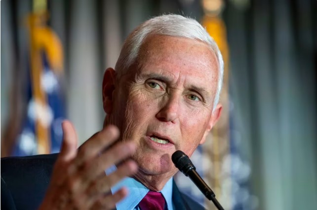 Mike Pence arremetió contra Trump por el asalto al Capitolio de EEUU: “Sus palabras pusieron en peligro a mi familia”