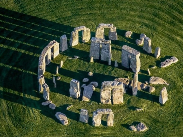 El misterio de Stonehenge se reaviva: un nuevo estudio descarta que sea un calendario solar