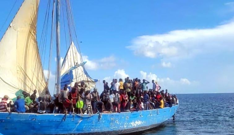 Interceptaron una embarcación con más de 150 migrantes en Islas Turcas y Caicos