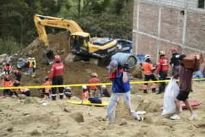 Aumentaron a 27 los muertos por el gigantesco deslave en Ecuador