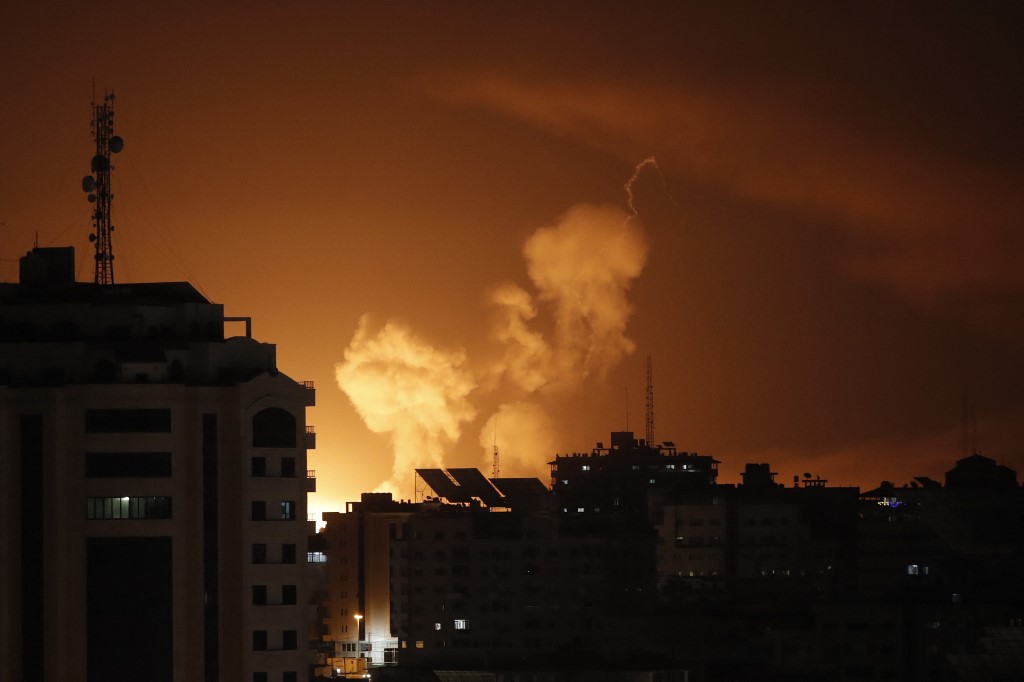 Israel atacó objetivos del Hamás en Gaza tras lanzamiento de cohetes desde Líbano