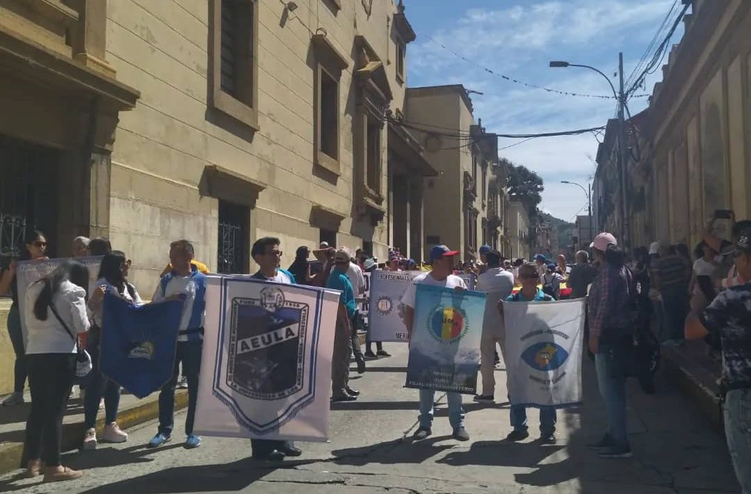 Sindicatos merideños marcharon este #19Abr: Con bonos no se resuelve la crisis económica del país