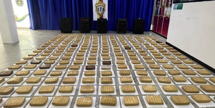 Detenidas cuatro personas con más de 200 panelas de marihuana en Nueva Esparta