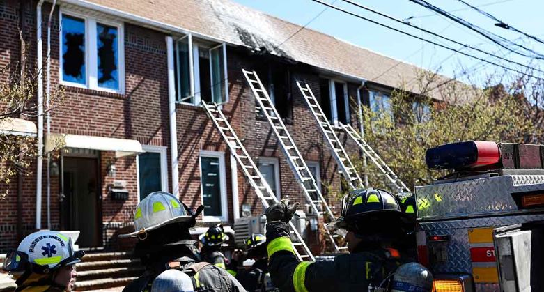 Hermanos mueren en incendio causado por bicicleta eléctrica en Nueva York