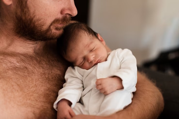 ¿Los hombres pueden amamantar? Lo que ocurre cuando la prolactina se incrementa