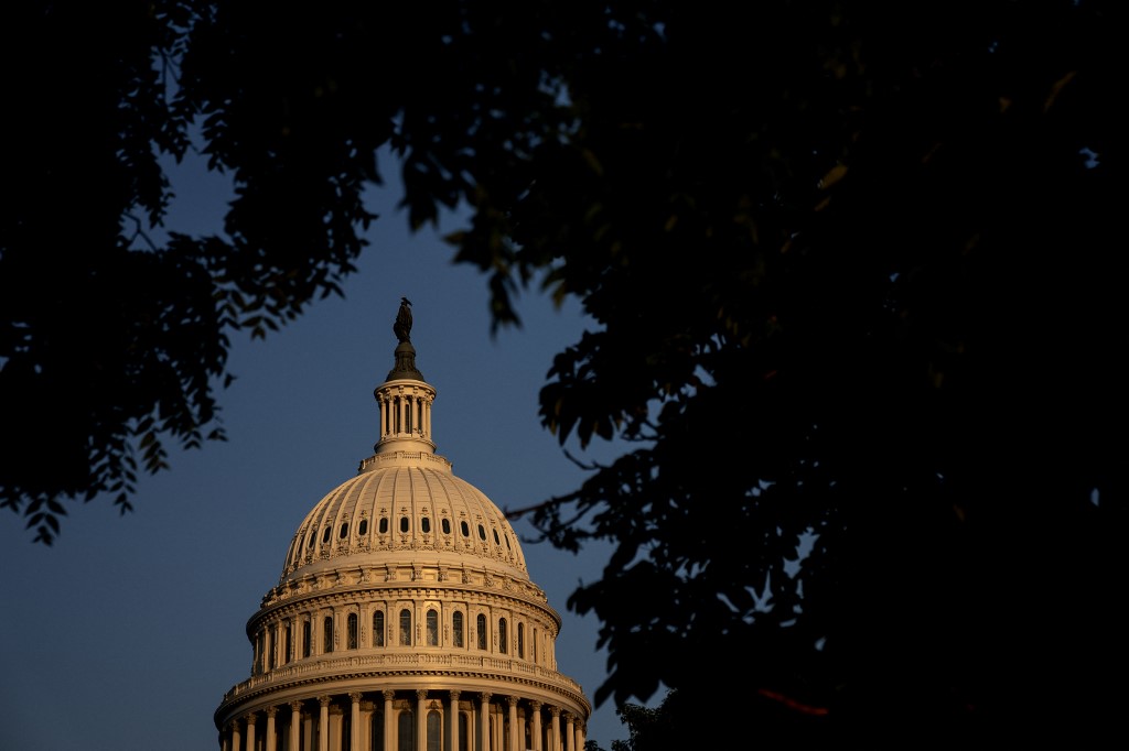 Cámara Baja de EEUU respaldó pacto para elevar techo de deuda de Biden y McCarthy