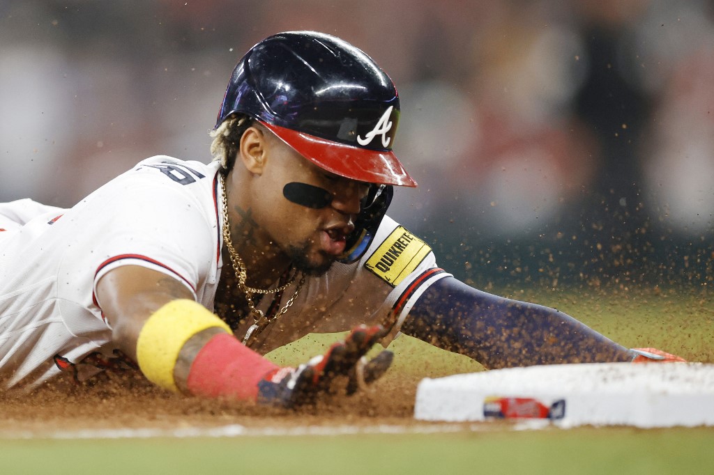 Ronald Acuña Jr. no perdona a nadie y ya suma 20 bases robadas (Video)