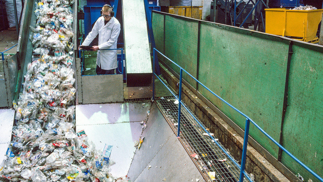 El reciclaje aumenta la toxicidad de los plásticos y amenaza la salud humana, advierte Greenpeace