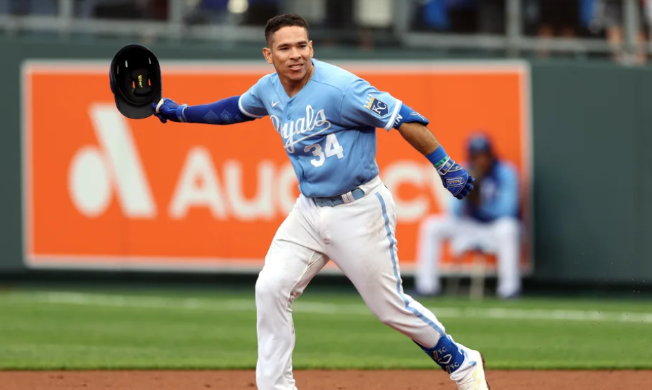 ¡Astucia criolla! Así fue como Freddy Fermín dejó a los Medias Blancas en el terreno con un toque de bola (VIDEO)