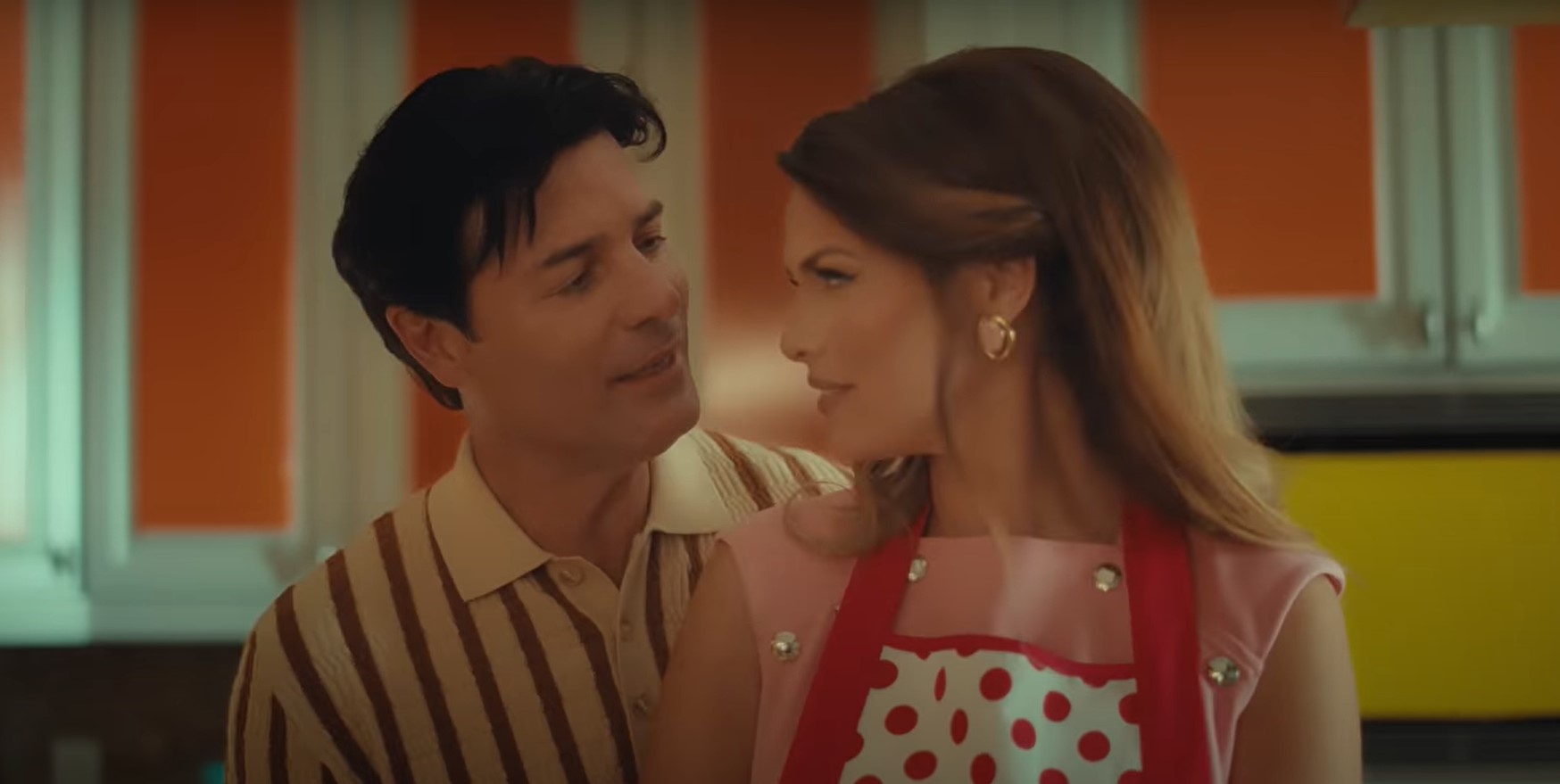 Venezolana Verónica Schneider protagoniza nuevo video de Chayanne “Bailando bachata”