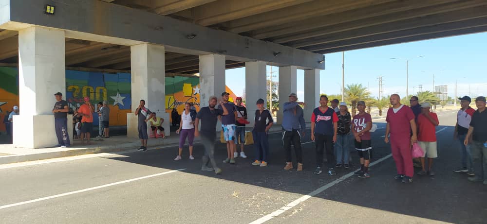 En la Península de Paraguaná no se calan las mentiras de Hidrofalcón y salen a protestar otra vez