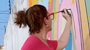Habló la activista que dirigió la realización del mural en El Tigre creado por niños autistas (Video)