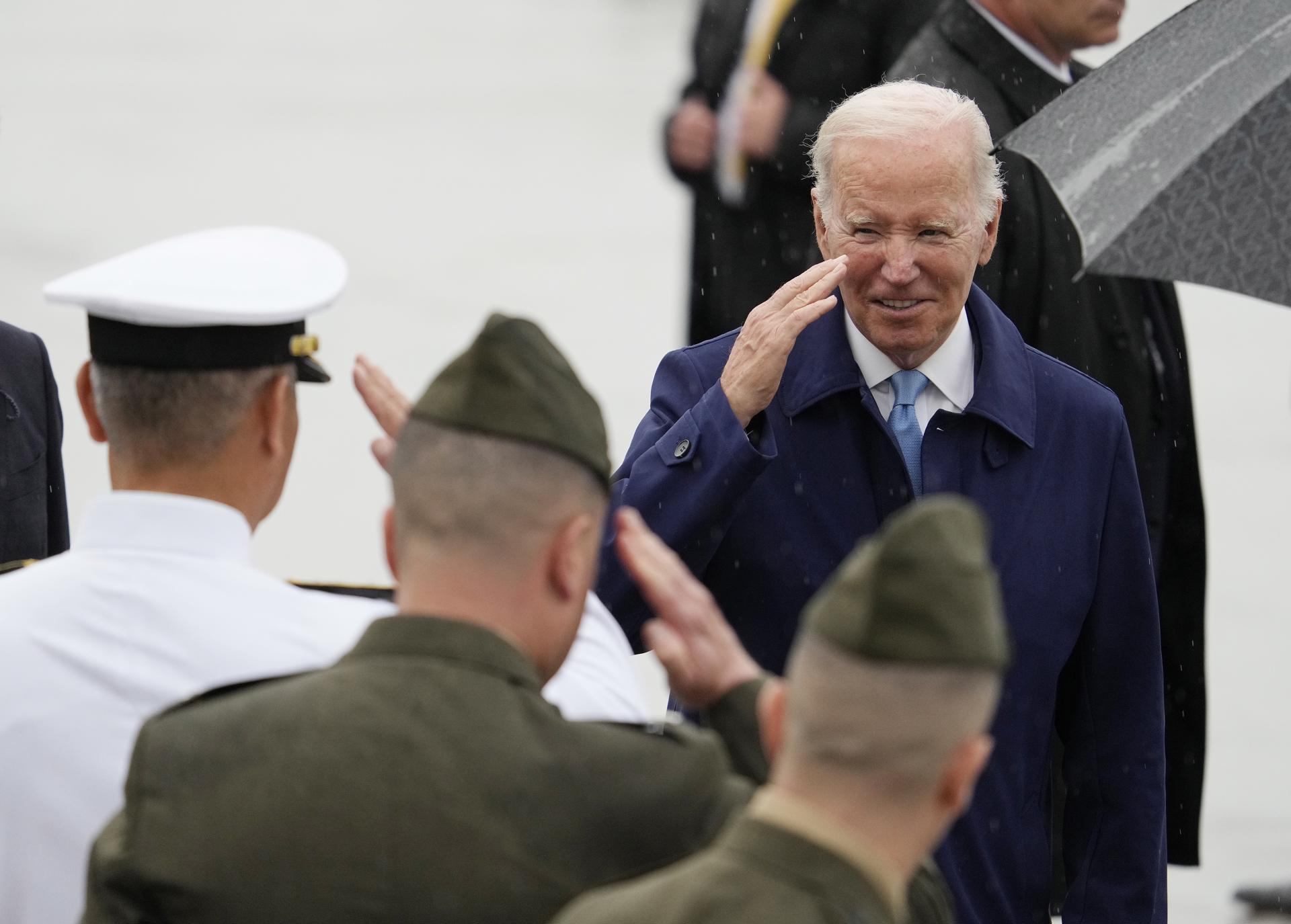 Biden llega a Japón para participar en la cumbre del G7