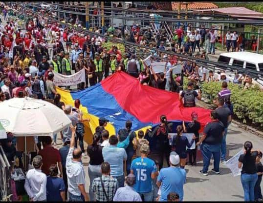 Docentes y agricultores en Bailadores se las cantaron “clarito” a las autoridades