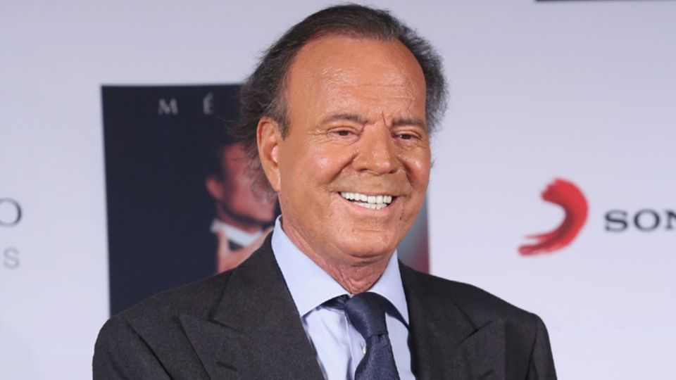 Julio Iglesias enciende las alarmas por su estado de salud… ya no recuerda ni sus propias canciones