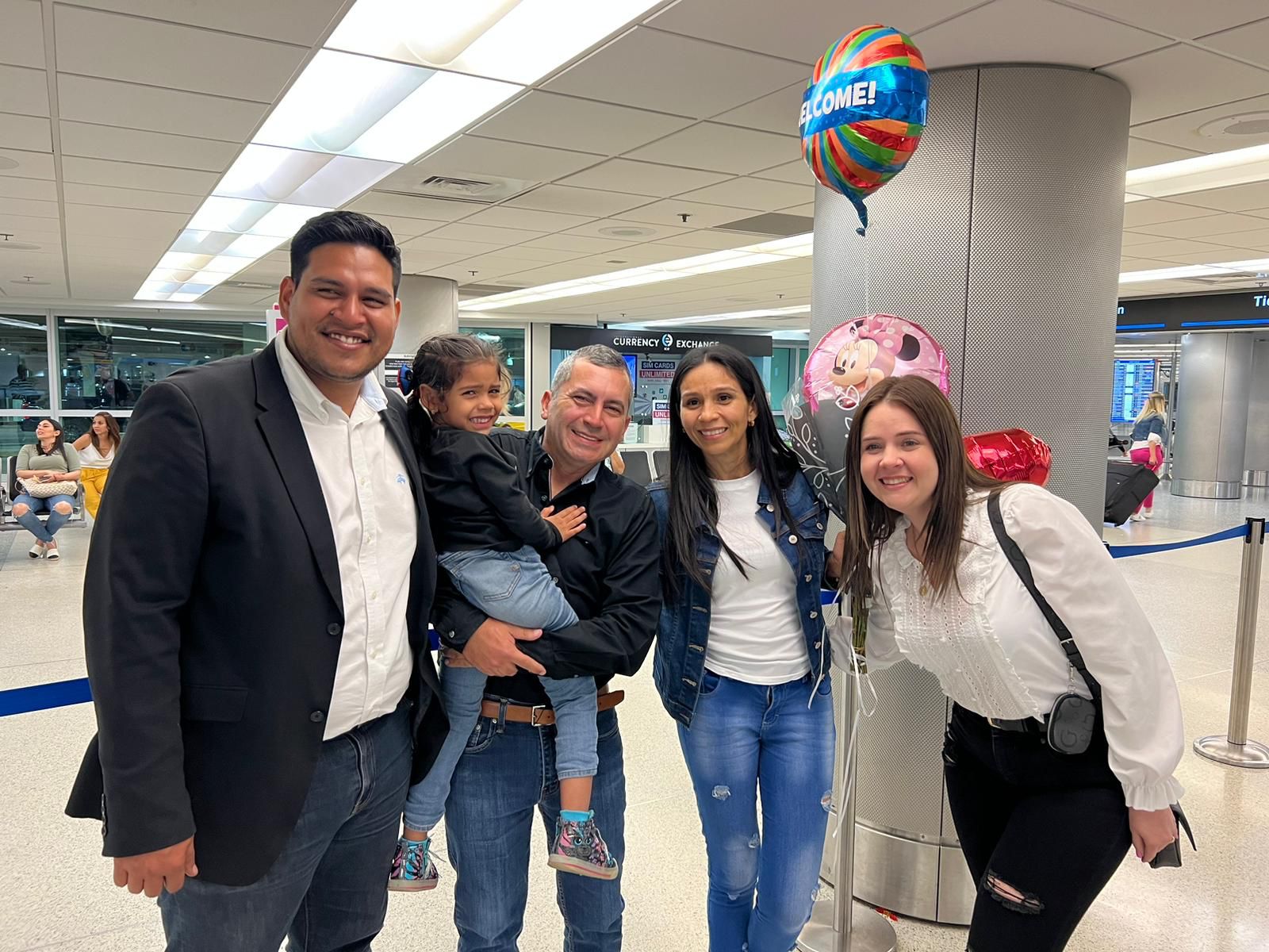 Amor sin frontera: padre e hija se reencuentran gracias al parole humanitario