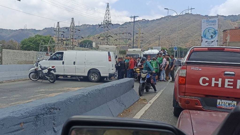 Capitán de la Fanb se metió bajo su carro accidentado por miedo a que le quitaran el efectivo