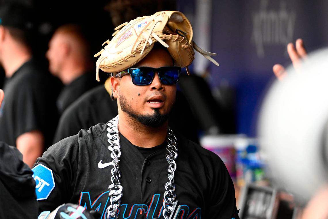 La vio clarita: Luis Arráez tuvo noche perfecta al conectar cinco hits con los Marlins