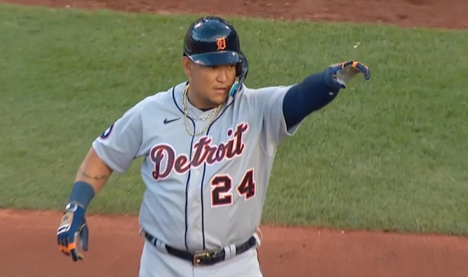 Por esta insólita razón expulsaron a Miguel Cabrera contra Rangers de Texas