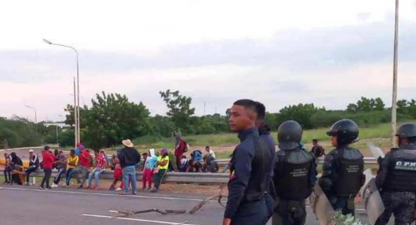 Yukpas toman el Puente sobre el Lago de Maracaibo con el objetivo de llegar a Caracas #12Jun