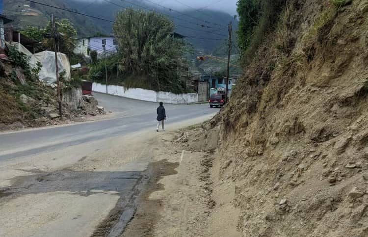 Carretera nacional Mérida-Trujillo se convierte en una guillotina cada vez que llueve