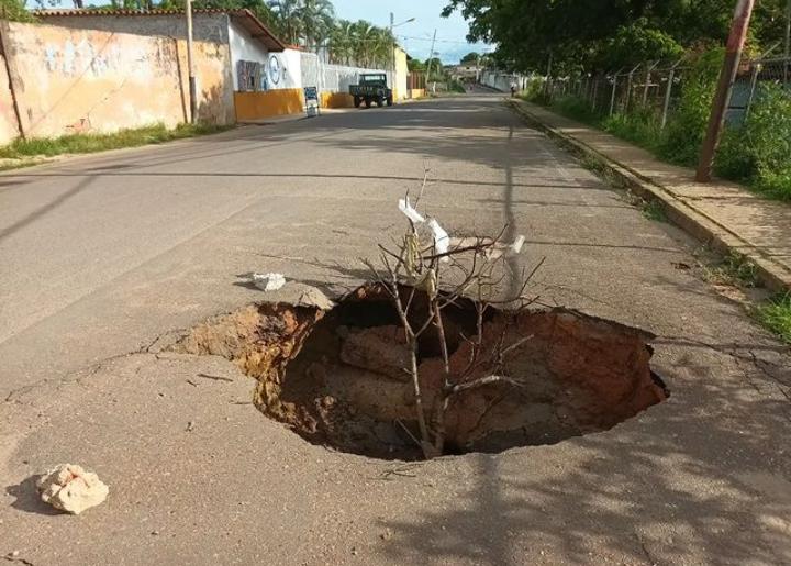 En Valle de la Pascua exigen labores de asfaltado permanente y no solo en campañas electorales