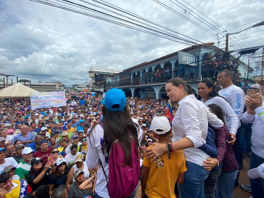 María Corina Machado: la Contraloría chavista dice una cosa y el CNE otra diferente