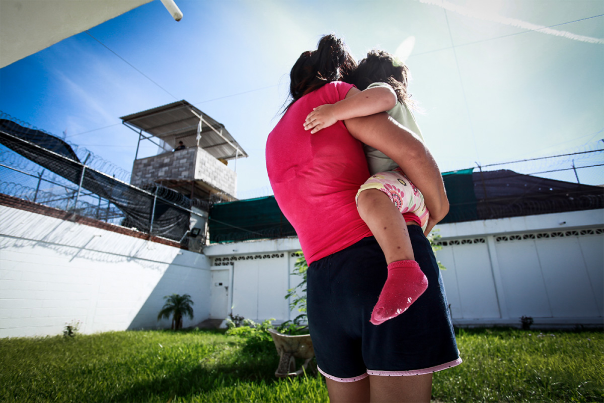 UVL: Peligros y desafíos, niños y niñas que son llevados de visita a las cárceles en Venezuela (VIDEO)