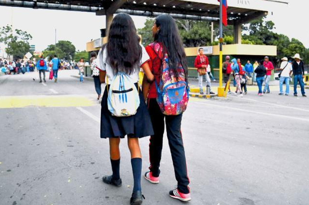 Aumentó cifra de niños migrantes que viajan solos a Colombia desde Táchira