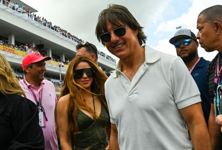 ¡Bombazo! Revelan que Tom Cruise estaría herido al ver que Shakira lo ignora por verse con Lewis Hamilton